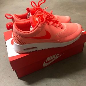 A New Nike Air Thea | limited color